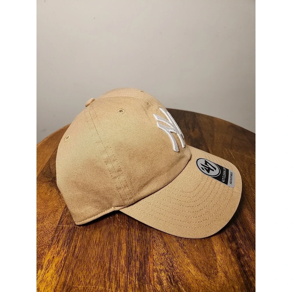 New York Yankees MLB '47 Brand Khaki Clean Up Adjustable Strapback‎ Hat